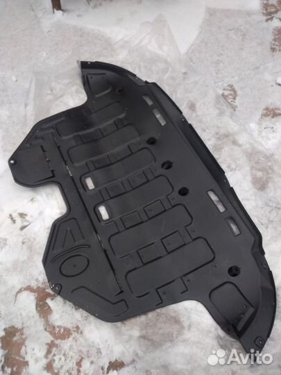 Hyundai ix35 Tucson пыльник двигателя