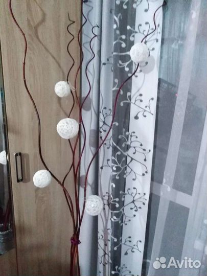 Декоративные веточки и шарики