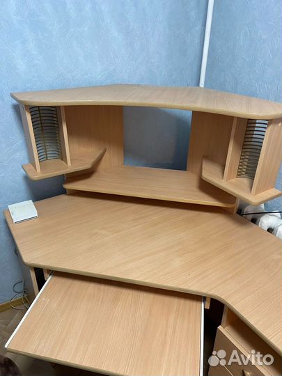 Компьютерный стол