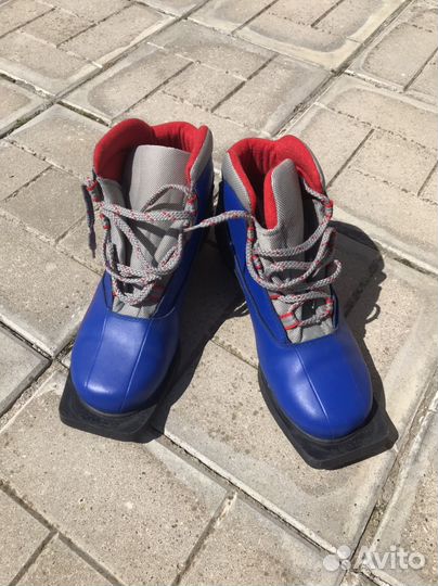 Лыжные ботинки