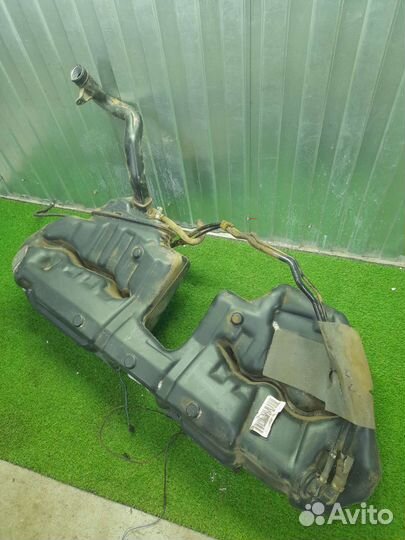 Бензобак на Mercedes Clk w208