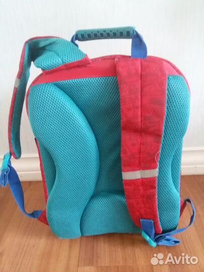 Рюкзак школьный