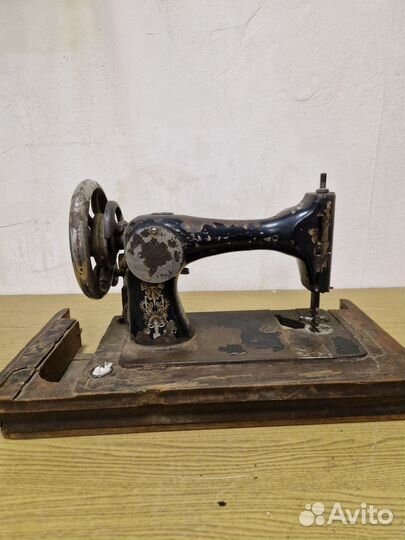 Швейная машина