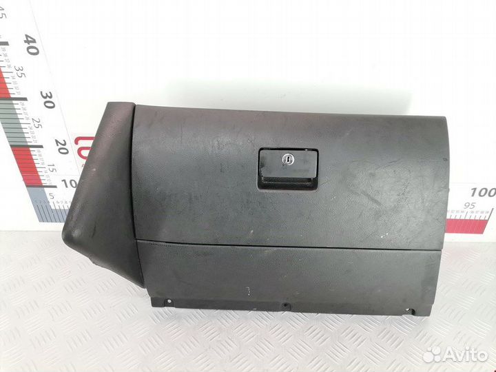 Бардачок (вещевой ящик) для Volkswagen Golf 4