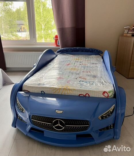 Кровать машина