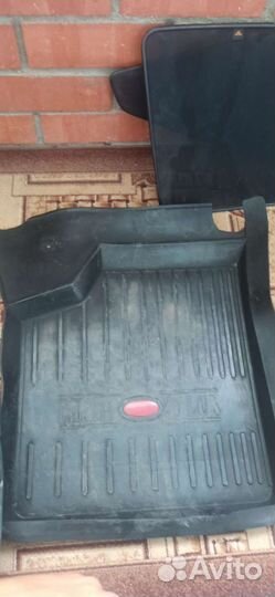 Автомобильные коврики резиновые