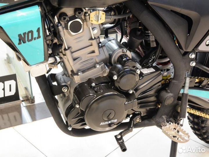 Мотоцикл эндуро Avantis A6 LUX (174 MN) витрина
