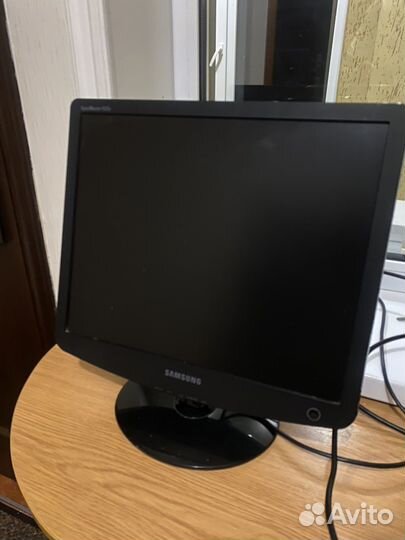 Монитор Samsung