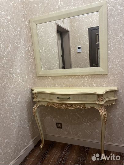 Консоль резная из дуба