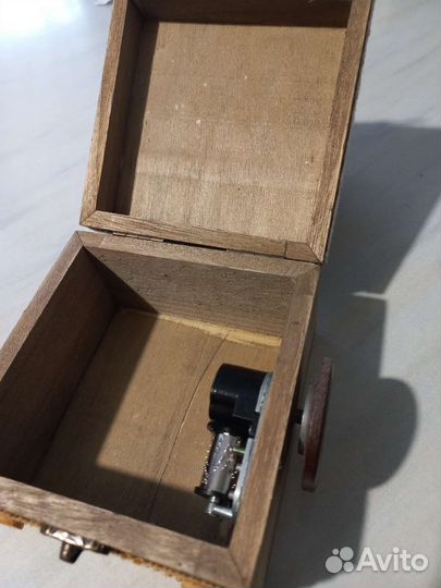 Шкатулка музыкальная