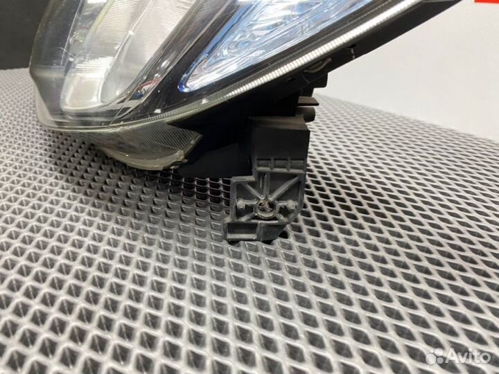 Фара галогеновая левая Honda Civic FD(4Д)