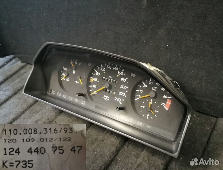 Панель приборов Mercedes W124 Е220. Под АКПП