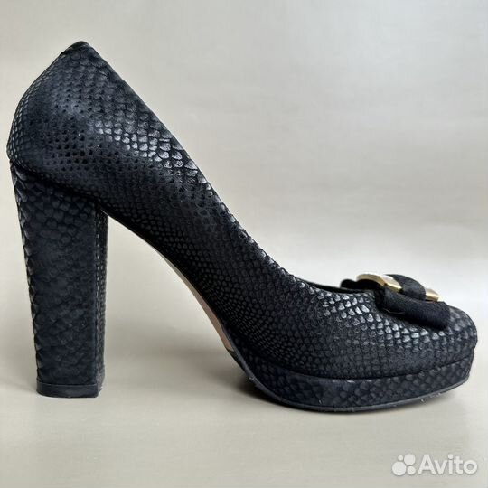 Туфли женские 38 нарядные на танкетке