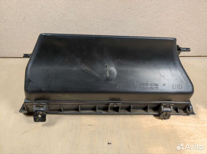 Бардачок Toyota Carina E