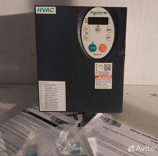 Преобразователь Schneider Electric ATV212HU40N4