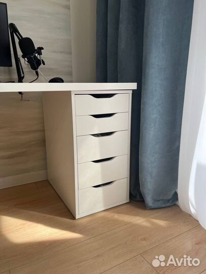 Рабочий компьютерный стол IKEA