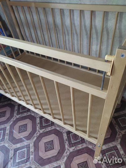Детская кроватка