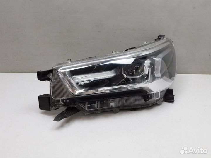 Фара левая Toyota Hilux Pick Up