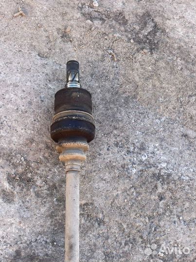 Полуось (привод) передний правый