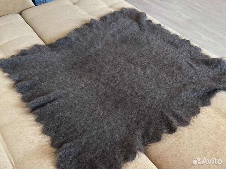 Пуховый платок косынка шаль шерстяная 110*110