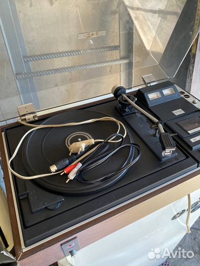 Проигрыварель виниловых пластинок