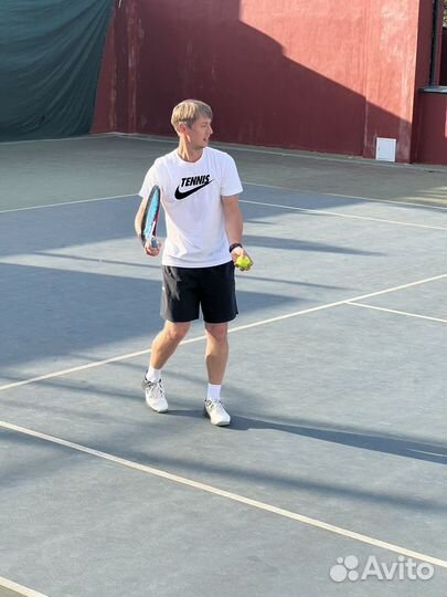 Спарринг-партнер и тренер по большому теннису
