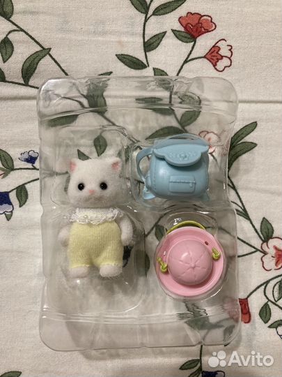 Sylvanian families persian cat baby