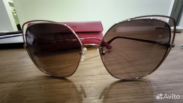 Солнцезащитные очки женские брендовые