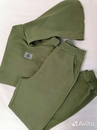 Костюм bodo новый 134-140 и 146-152