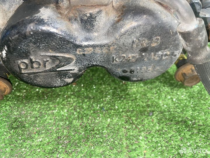 Суппорт передний левый Cadillac Escalade GMT900