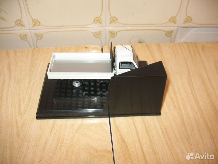 Nissan Cabstar (White) Масштабная модель 1/43