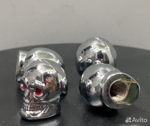 Брелок для ключей череп