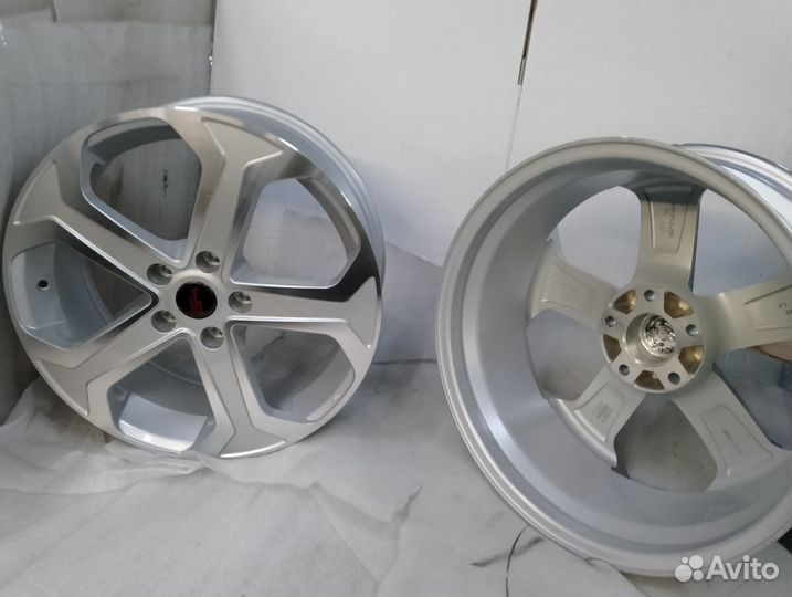 Литые диски R18 5x114.3 Инфинити
