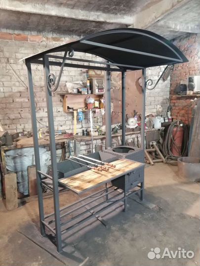 Мангал с крышей с печью для казана