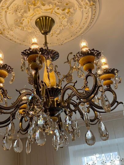 Бронзовая люстра с ониксом