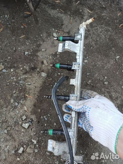 Форсунки топливная рампа Ford Fiesta MK5