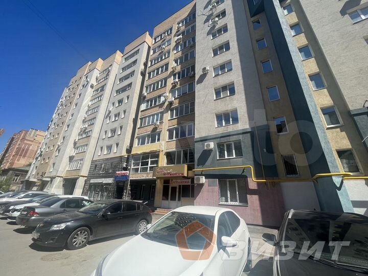 Офис с отдельным входом на первой линии, 126 м²