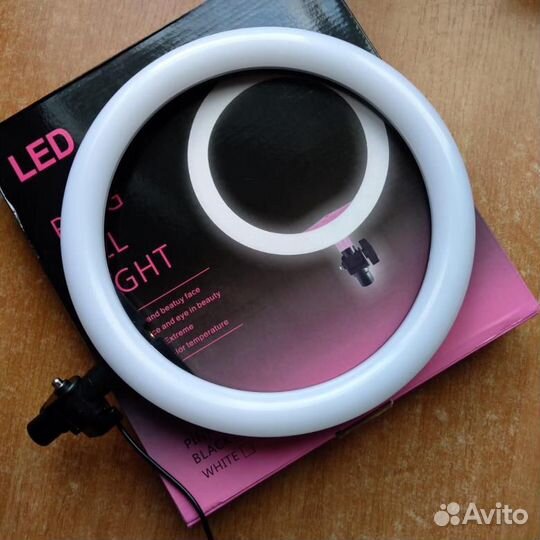 Светодиодная кольцевая лампа со штативом