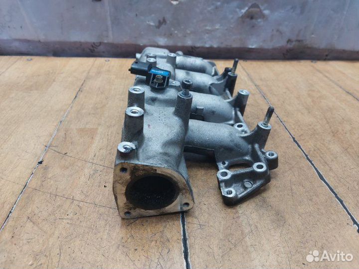 Коллектор впускной Opel Zafira B Z19DT 2006