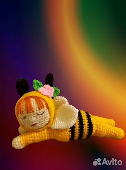 Пупс в костюме пчелы