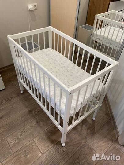Детская кроватка с матрасом