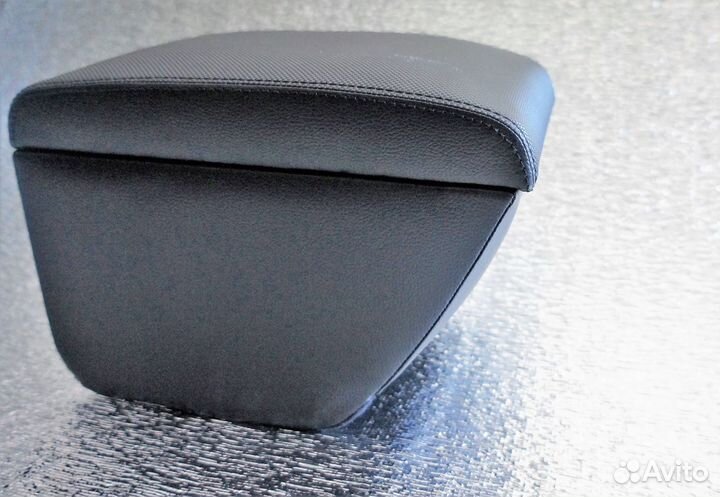 Подлокотник Фокус Джетта Октавия Спектра Тигуан