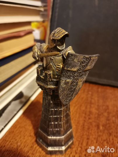 Ладья из шахмат Гарри Поттер черная