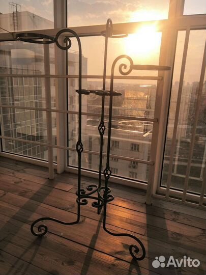 Подставка для цветов напольная металлическая