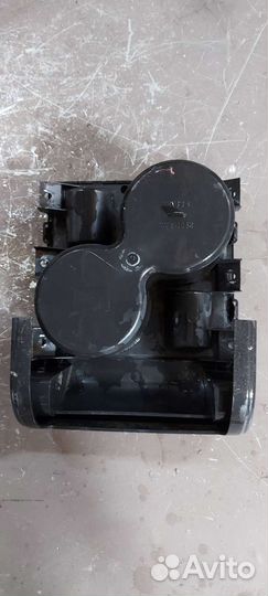 Подстаканник на Cadillac SRX