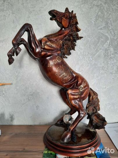Статуэтка Конь