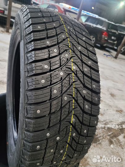 Armstrong Ski-Trac S 225/60 R18 104T