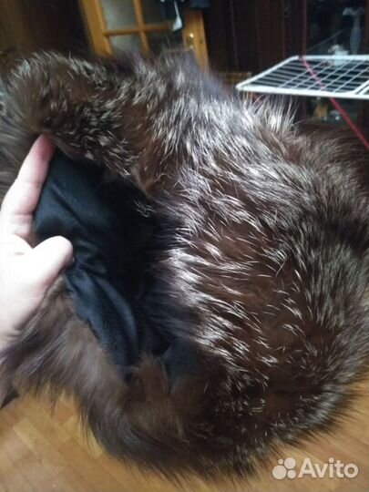 Шапка из чернобурки женская и из лесы мужская б/у