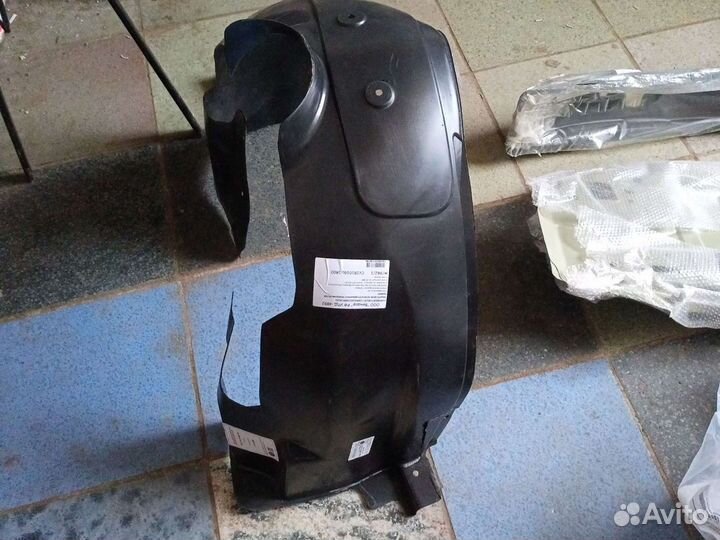 Подкрылок передний правый Шевроле круз