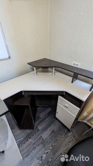 Компьютерный стол угловой